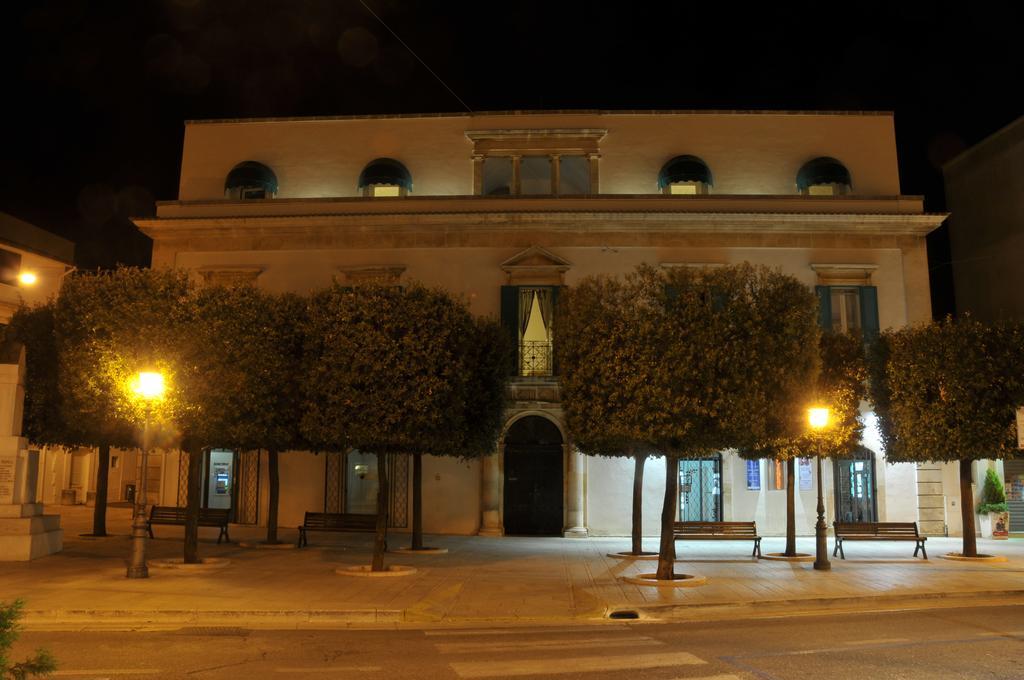 Palazzo Agrusti - Residenza D'Epoca Bed & Breakfast Alberobello Bagian luar foto