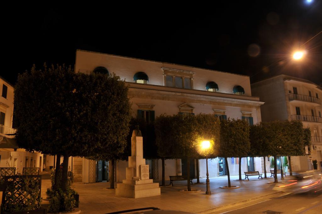 Palazzo Agrusti - Residenza D'Epoca Bed & Breakfast Alberobello Bagian luar foto